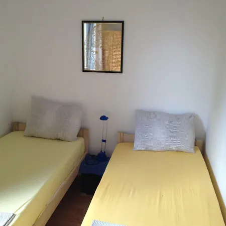 Maja Apartment *